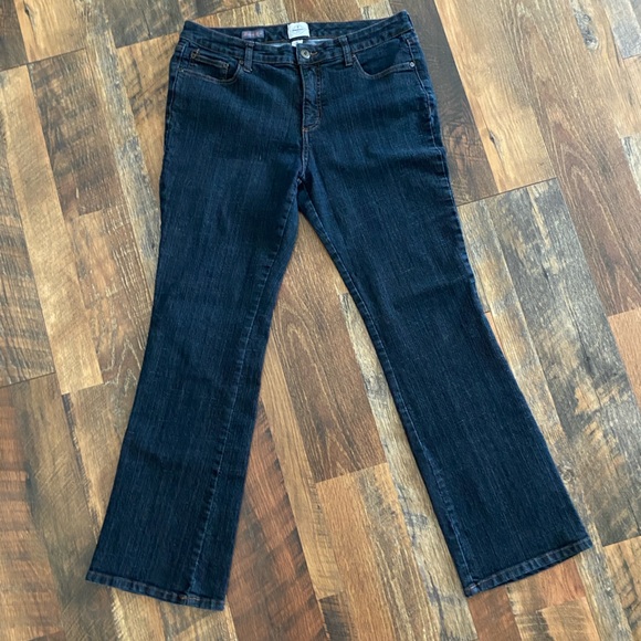 St John's Bay Womens 12 Blue Denim Dark Wash Embroidered Boot Cut 5 Pocket Jeans - Picture 2 of 7